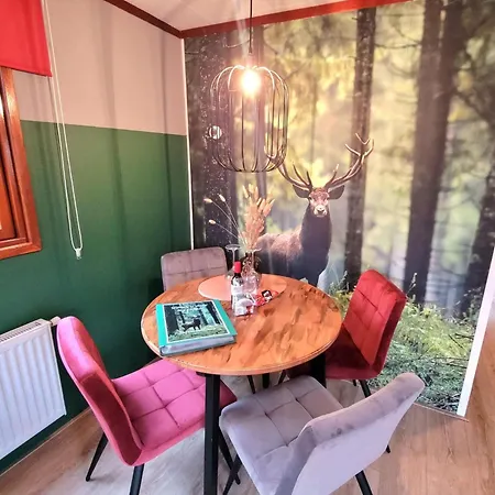 Kom Tot Rust In Chalet Het Edelhert! *