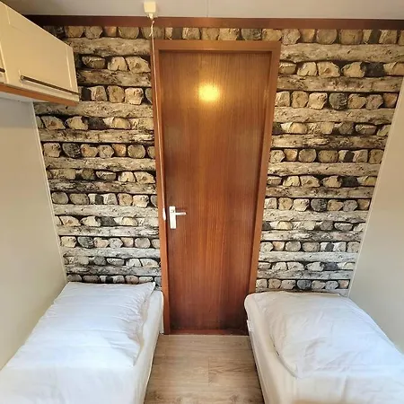 Kom Tot Rust In Chalet Het Edelhert! Putten
